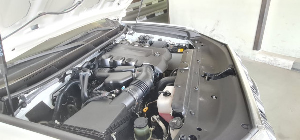 Toyota Prado 2020/ White LHD Petrol AT SUV 4WD view 2