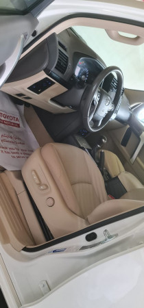 Toyota Prado 2020/ White LHD Petrol AT SUV 4WD view 3