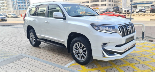 Toyota Prado 2020/ White LHD Petrol AT SUV 4WD view 5