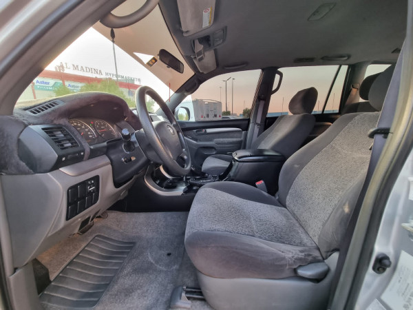 Toyota LAND CRUISER PRADO 2006  Silver LHD Petrol AT SUV 4WD view 5