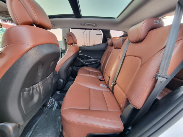 Hyundai Santa Fe 2015/ White LHD Gasoline AT SUV 4WD view 7