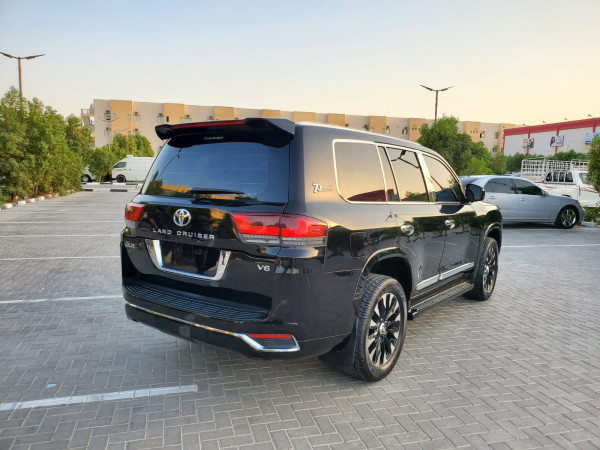 Toyota Land Cruiser 2014/ Black LHD Petrol AT SUV 4WD view 10
