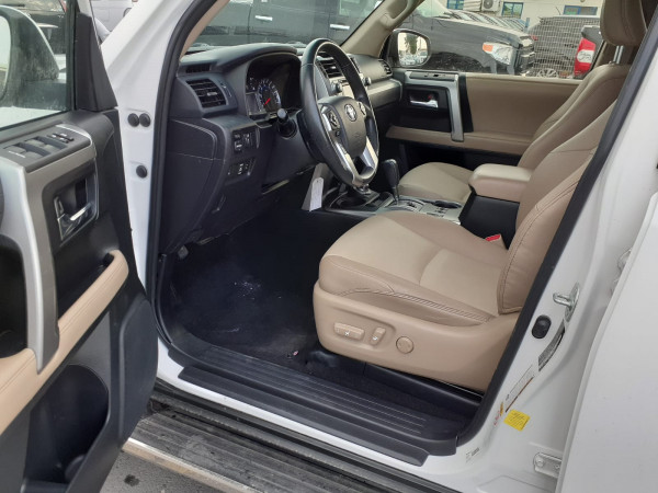 Toyota 4-Runner 2016/ White LHD Petrol AT SUV 4WD view 5