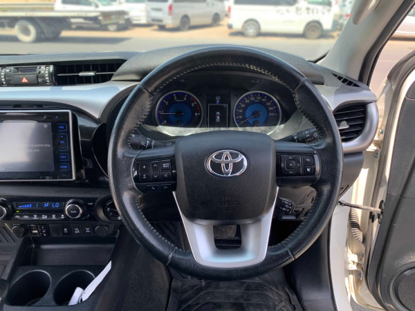 Toyota Hilux 2017  White RHD Diesel AT Pickup 4WD view 8