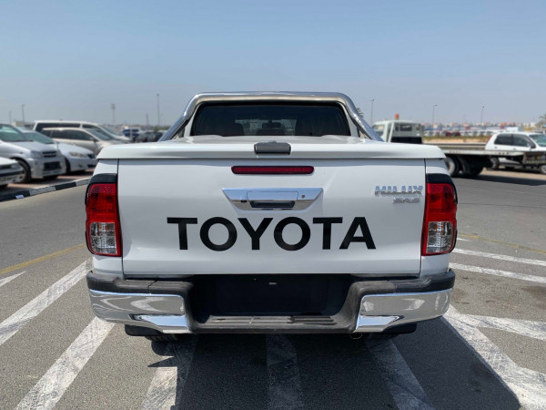 Toyota Hilux 2017  White RHD Diesel AT Pickup 4WD view 17