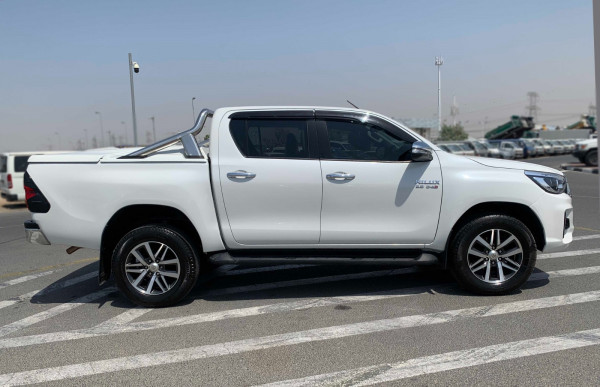 Toyota Hilux 2017  White RHD Diesel AT Pickup 4WD view 20