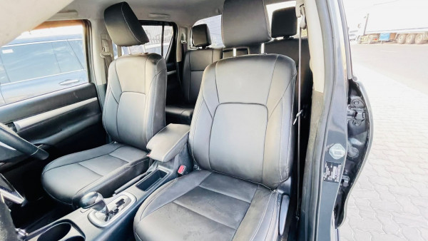 Toyota Hilux 2016/ Grey RHD Diesel AT Pickup 4WD view 8