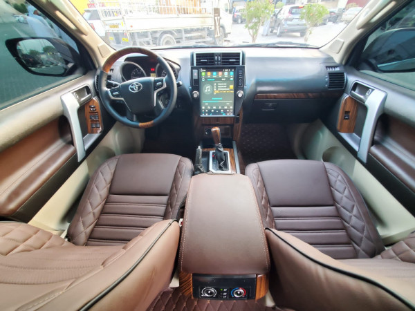 Toyota LAND CRUISER PRADO 2010  Bronze LHD Petrol AT SUV 4WD view 5