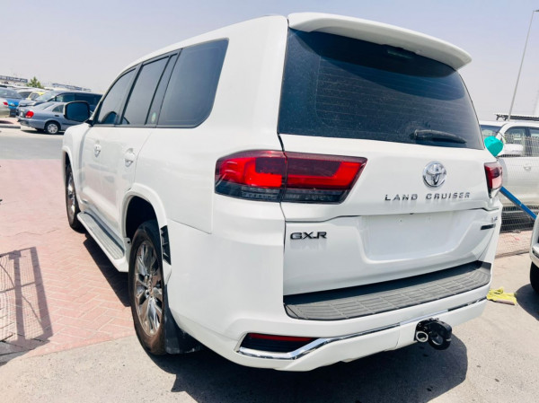 Toyota Land Cruiser 2010  White LHD Petrol AT SUV 4WD view 3
