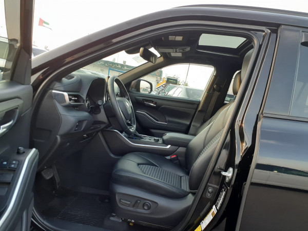 Toyota Highlander 2021/ Black LHD Petrol AT SUV Other view 3
