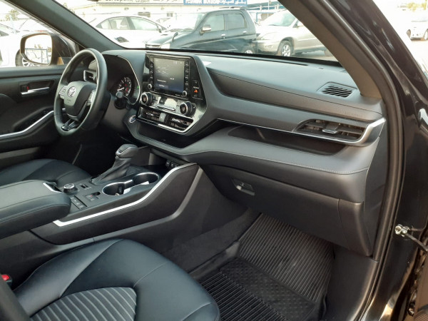 Toyota Highlander 2021/ Black LHD Petrol AT SUV Other view 4