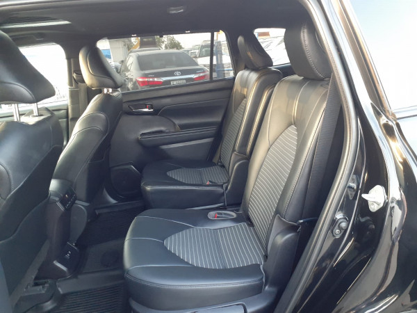 Toyota Highlander 2021/ Black LHD Petrol AT SUV Other view 5