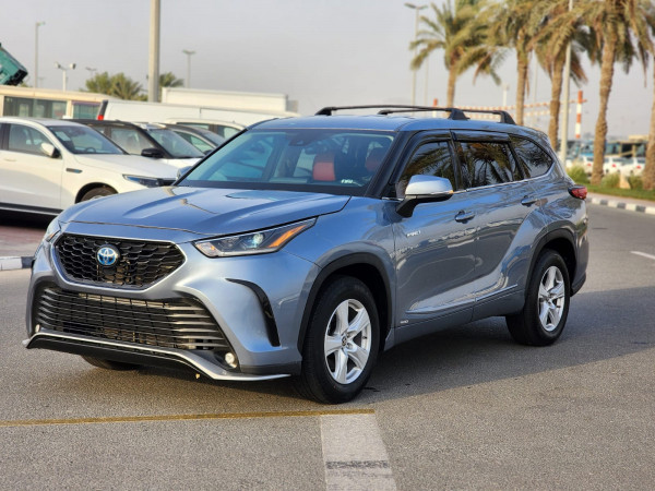 Toyota Highlander 2022  Silver LHD Hybrid AT SUV 2WD view 18