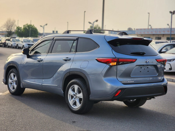 Toyota Highlander 2022  Silver LHD Hybrid AT SUV 2WD view 19