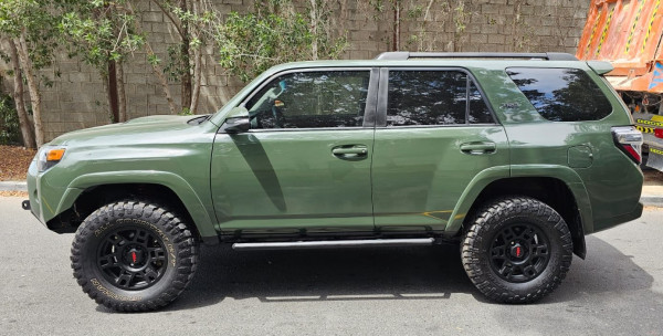 Toyota 4-Runner 2020  Green LHD Petrol AT SUV 4WD view 9