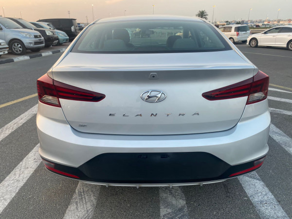Hyundai Elantra 2019/ Silver LHD Gasoline AT Sedan 2WD view 5