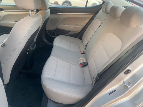 Hyundai Elantra 2019/ Silver LHD Gasoline AT Sedan 2WD view 10