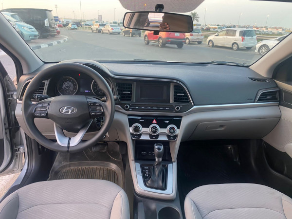 Hyundai Elantra 2019/ Silver LHD Gasoline AT Sedan 2WD view 11