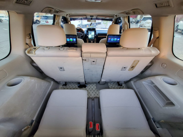 Toyota LAND CRUISER PRADO 2011/ Grey LHD Petrol AT SUV 4WD view 8