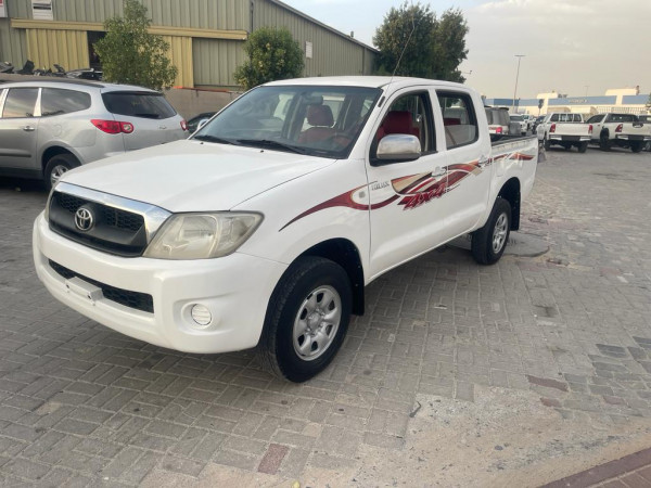Toyota Hilux 2009  White LHD Petrol MT SUV 4WD view 9