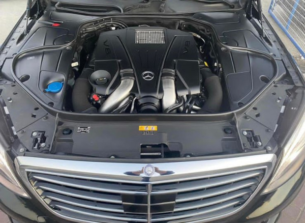 Mercedes-Benz S 550 2014  Black LHD Gasoline AT Sedan 2WD view 3