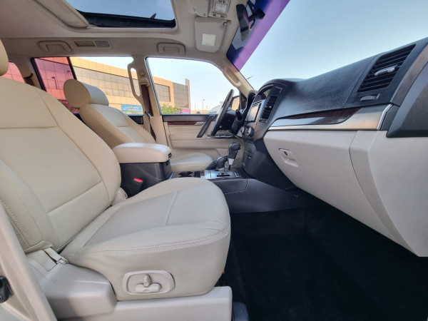 Mitsubishi Pajero 2013/ Silver LHD Petrol AT SUV 4WD view 3