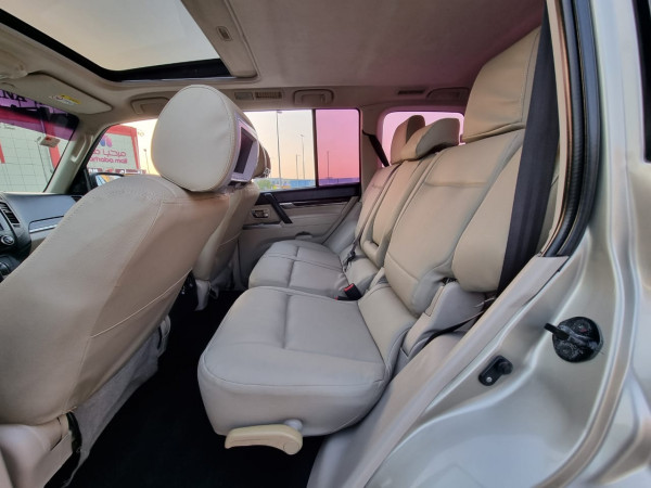 Mitsubishi Pajero 2013/ Silver LHD Petrol AT SUV 4WD view 4