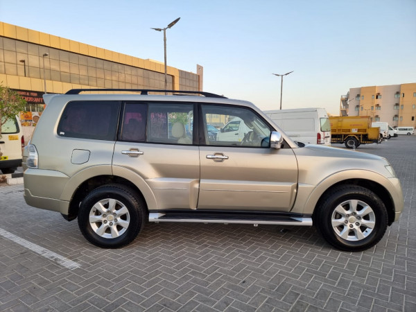 Mitsubishi Pajero 2013/ Silver LHD Petrol AT SUV 4WD view 12