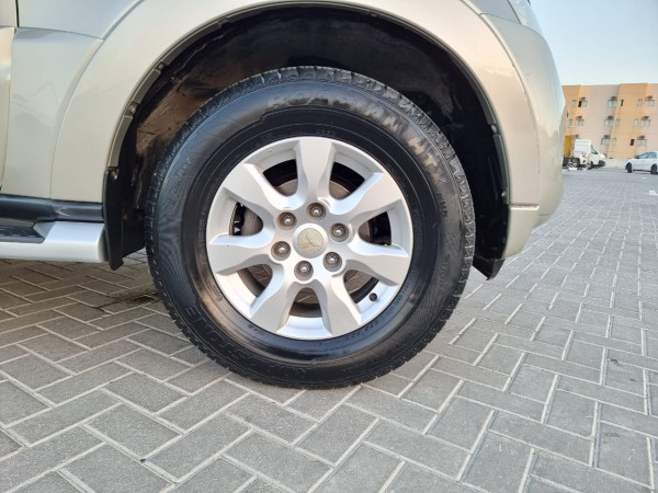 Mitsubishi Pajero 2013/ Silver LHD Petrol AT SUV 4WD view 19