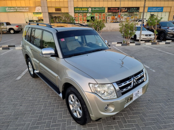 Mitsubishi Pajero 2013/ Silver LHD Petrol AT SUV 4WD view 20