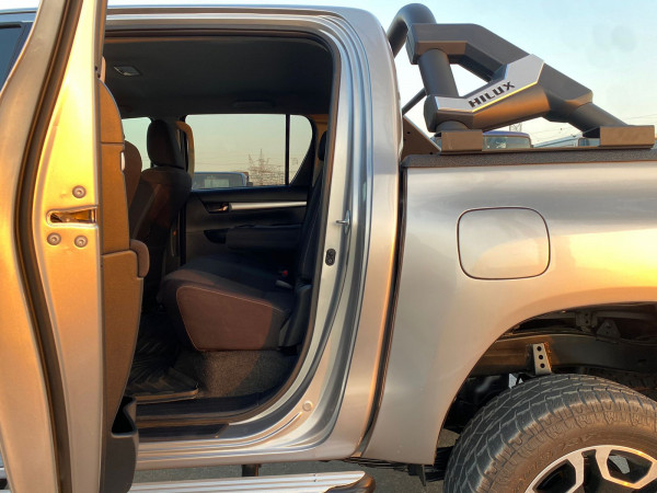 Toyota Hilux 2021  Silver RHD Diesel AT Pickup 4WD view 5