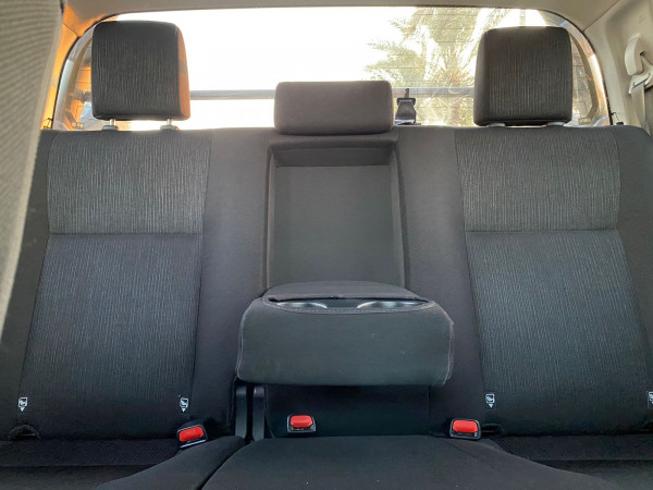 Toyota Hilux 2021  Silver RHD Diesel AT Pickup 4WD view 8