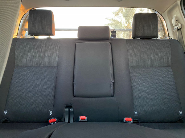 Toyota Hilux 2021  Silver RHD Diesel AT Pickup 4WD view 9