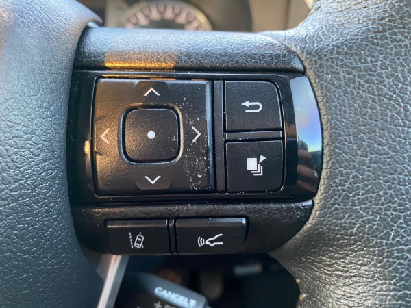 Toyota Hilux 2021  Silver RHD Diesel AT Pickup 4WD view 15