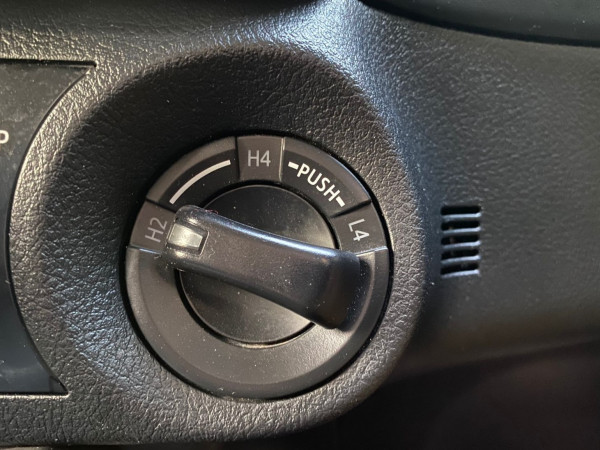 Toyota Hilux 2021  Silver RHD Diesel AT Pickup 4WD view 16