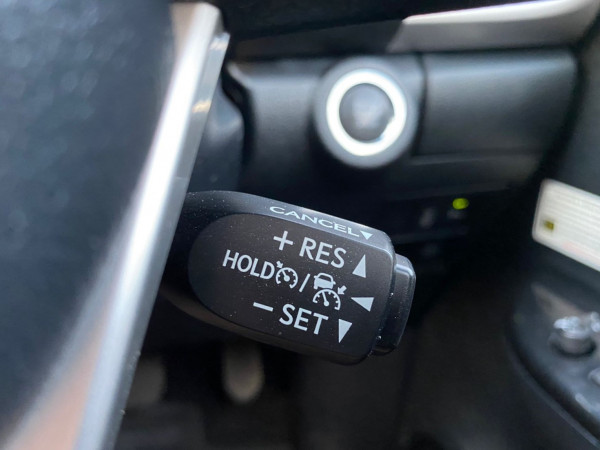 Toyota Hilux 2021  Silver RHD Diesel AT Pickup 4WD view 17
