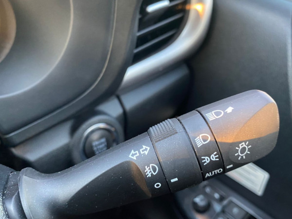 Toyota Hilux 2021  Silver RHD Diesel AT Pickup 4WD view 18