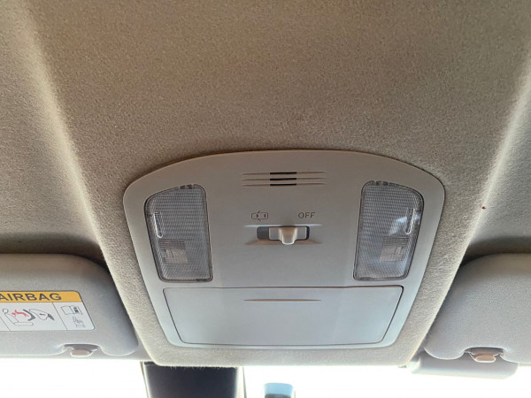 Toyota Hilux 2021  Silver RHD Diesel AT Pickup 4WD view 26