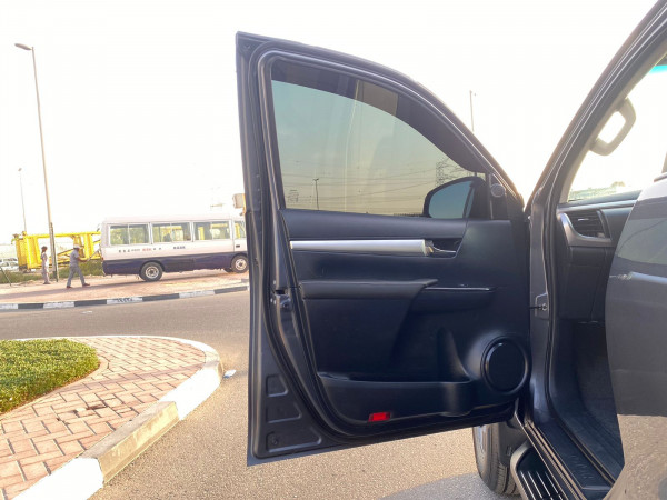 Toyota Hilux 2020/ Grey RHD Diesel AT Pickup 4WD view 2