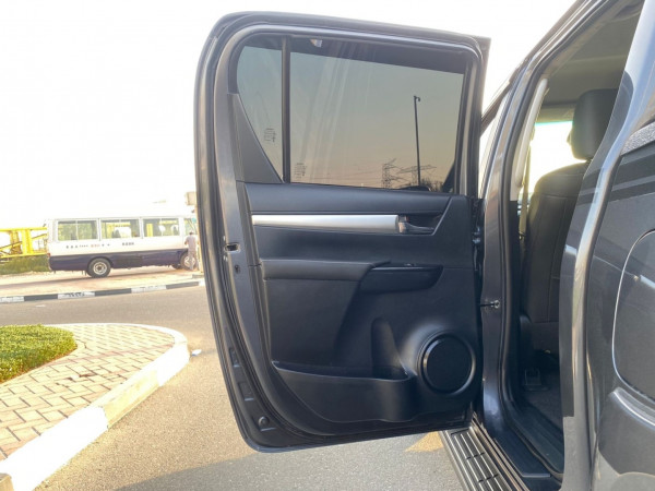 Toyota Hilux 2020/ Grey RHD Diesel AT Pickup 4WD view 3