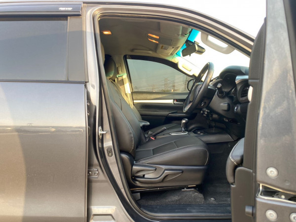 Toyota Hilux 2020/ Grey RHD Diesel AT Pickup 4WD view 6