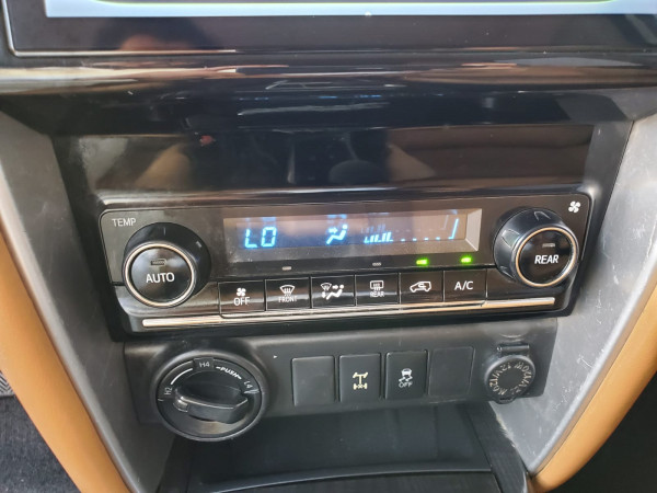 Toyota Fortuner 2018  Silver LHD Petrol AT SUV 4WD view 6