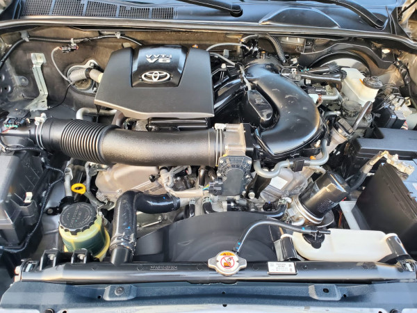 Toyota Fortuner 2018  Silver LHD Petrol AT SUV 4WD view 13
