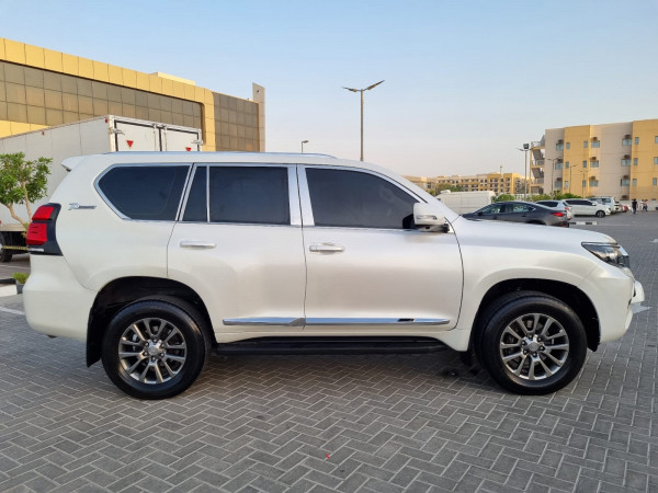 Toyota Prado 2016  White LHD Petrol AT SUV 4WD