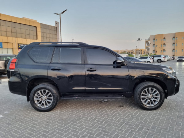 Toyota Prado 2018/ Black LHD Petrol AT SUV 4WD view 8