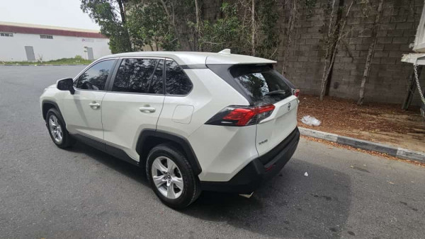 Toyota RAV 4 2019  White LHD Petrol AT SUV 4WD view 11