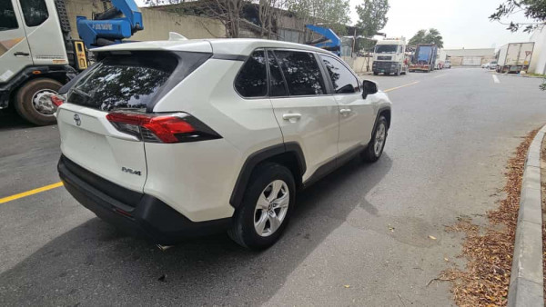Toyota RAV 4 2019  White LHD Petrol AT SUV 4WD view 13