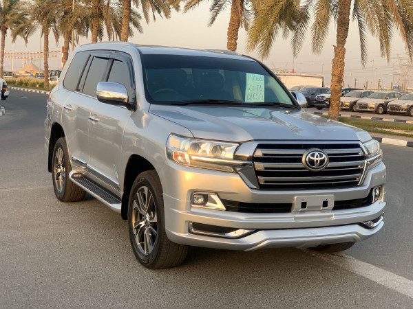 Toyota Land Cruiser 2016/5 Silver RHD Diesel AT SUV 4WD