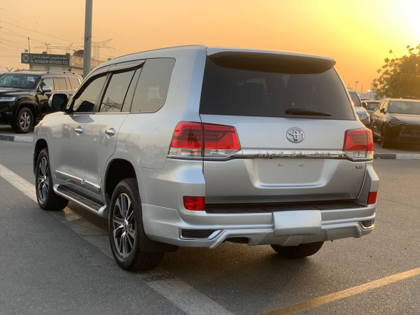 Toyota Land Cruiser 2016/5 Silver RHD Diesel AT SUV 4WD view 12