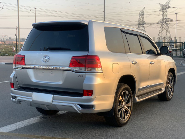 Toyota Land Cruiser 2016/5 Silver RHD Diesel AT SUV 4WD view 18
